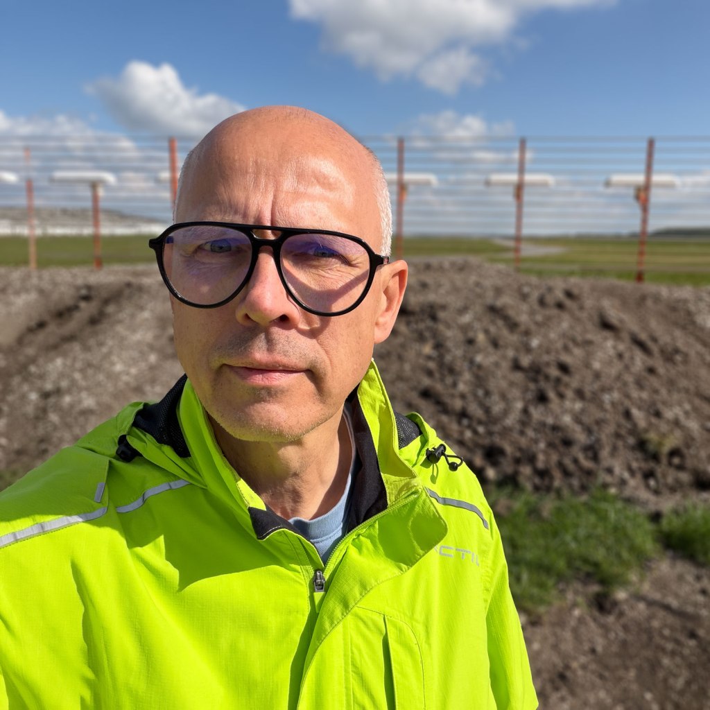 Thomas Obst Projektmanager auf dem Gelände des Flughafen München